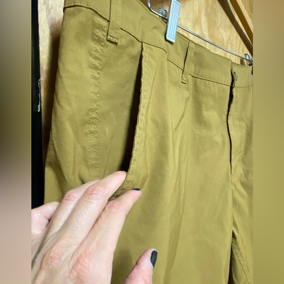 Eddie Bauer‎ Mustard color Shorts - Picture 5 of 9